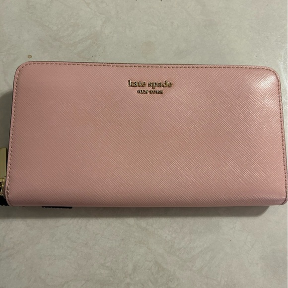 Kate Spade New York PWRU3898 Light Pink Lacey Zip Wallet - Picture 1 of 3